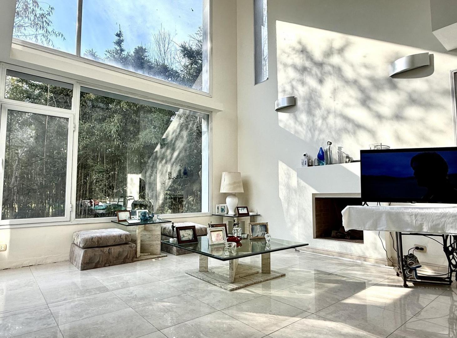 Foto de HERMOSA CASA CON 3 DORMITORIOS Y PILETA EN BARRIO CERRADO VILLA OLIVOS, imagen 1