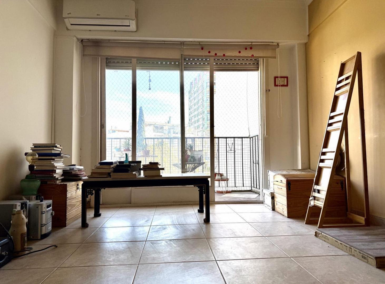Foto de MUY LINDO DEPARTAMENTO DE 2 AMBIENTES CON BALCON APTO CREDITO EN VENTA, imagen 1