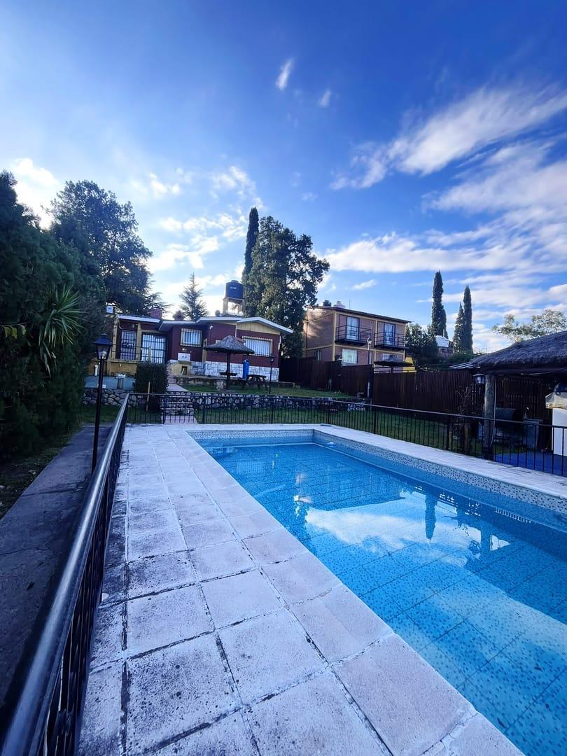 Foto de VENTA COMPLEJO 5 CABAÑAS +1 CASA CON VISTAS AL LAGO 2 PILETAS, imagen 1