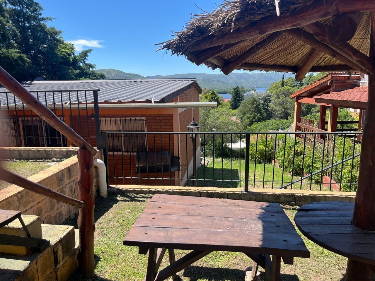 Foto de VENTA COMPLEJO 5 CABAÑAS +1 CASA CON VISTAS AL LAGO 2 PILETAS, imagen 4