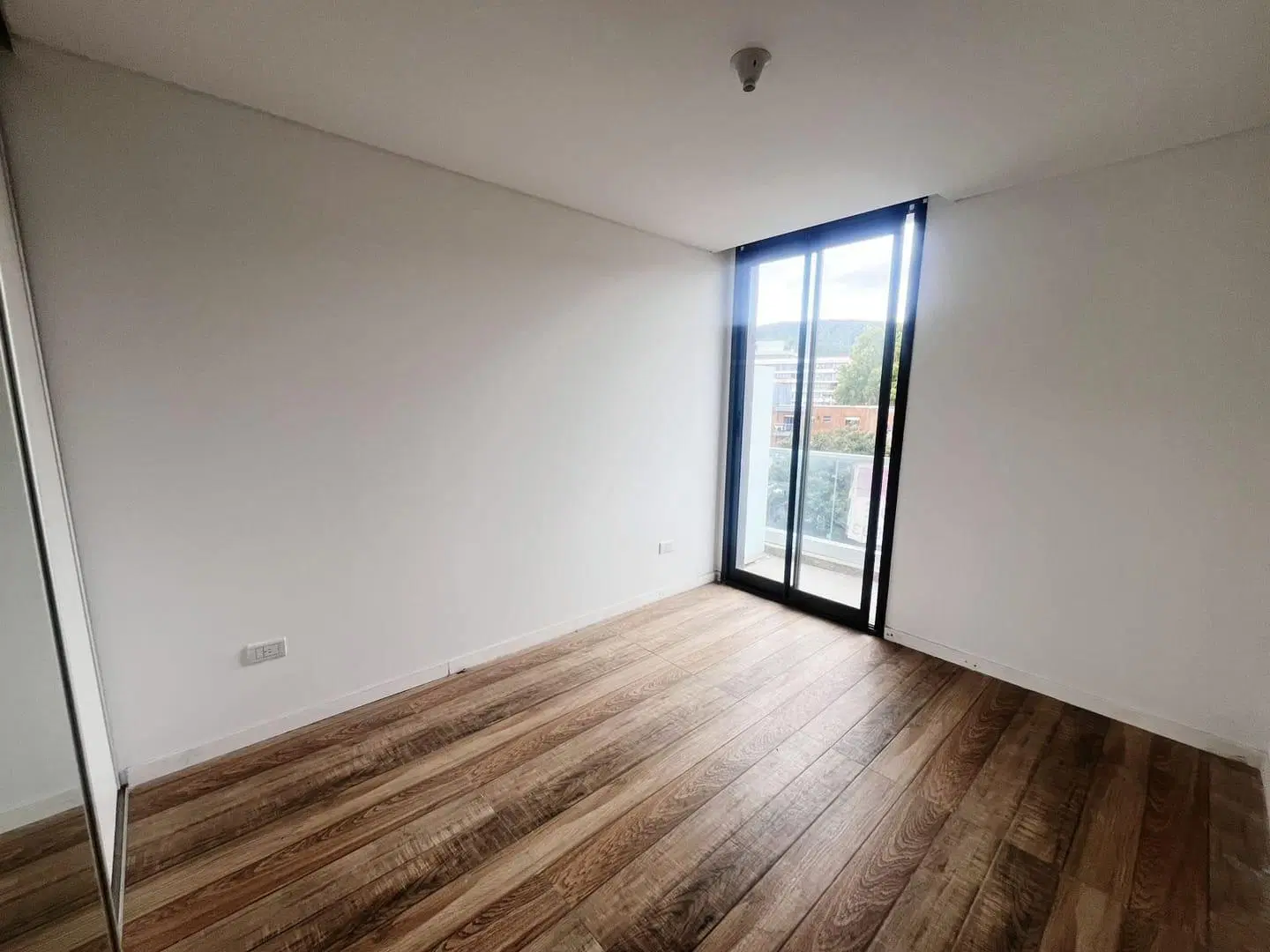 VENTA DPTO CENTRO CARLOS PAZ 1 DORM COCHERA PILETA EDIFICIO LAKE TOWER 1