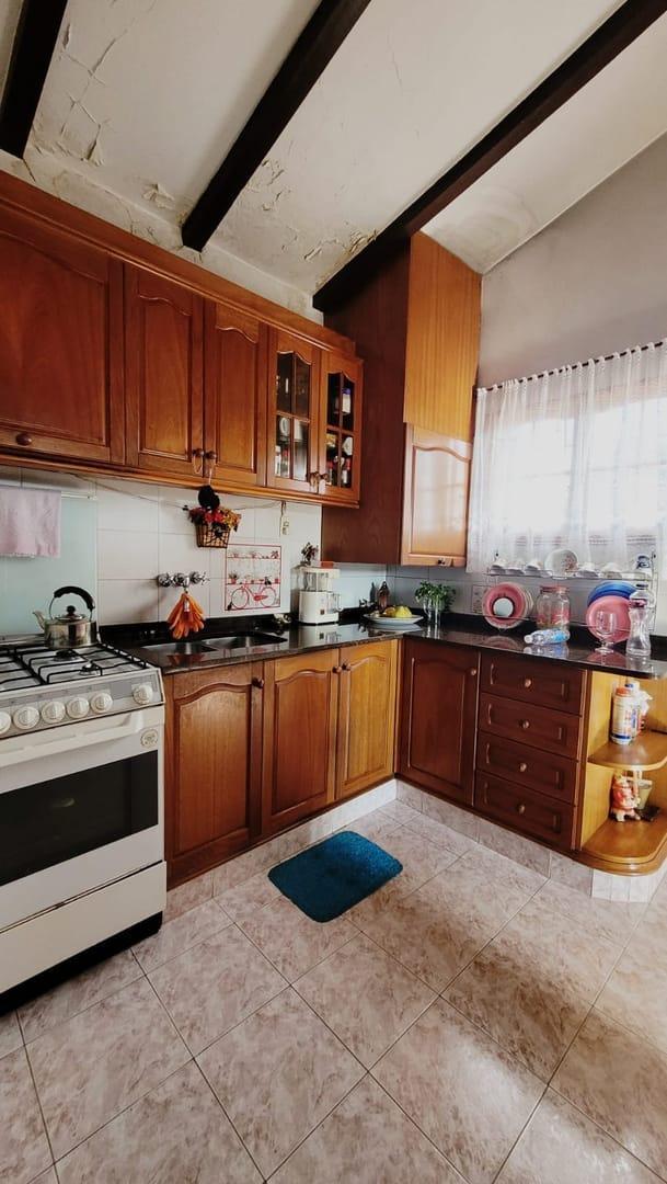 Foto de VENTA CASA ESQUINA CARLOS PAZ BARRIO MANANTIALES PILETA APTO CREDITO, imagen 1