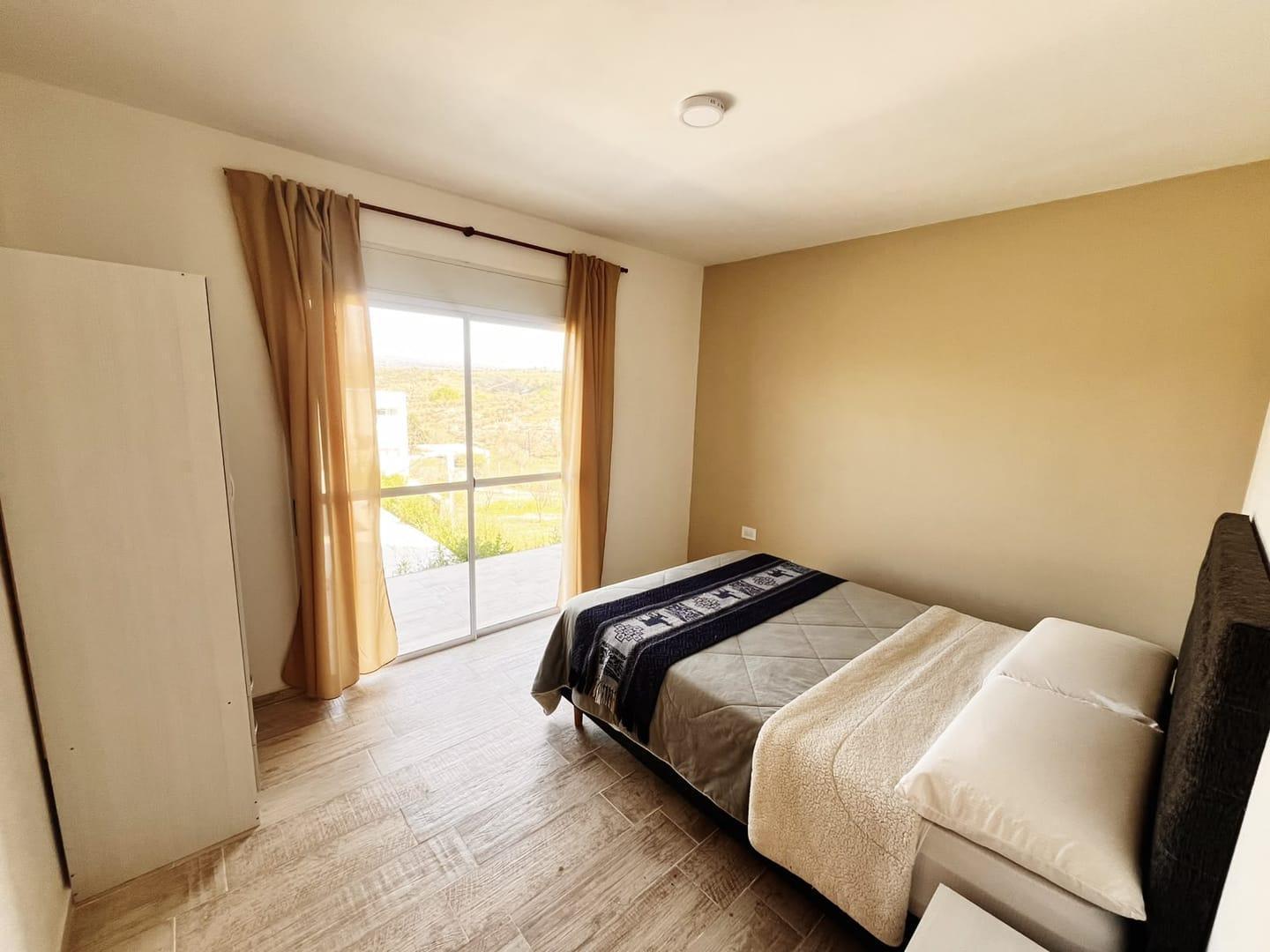 Foto de VENTA CASA A ESTRENAR 2 DORMITORIOS PILETA ESTANCIA VIEJA APTO CREDITO, imagen 1