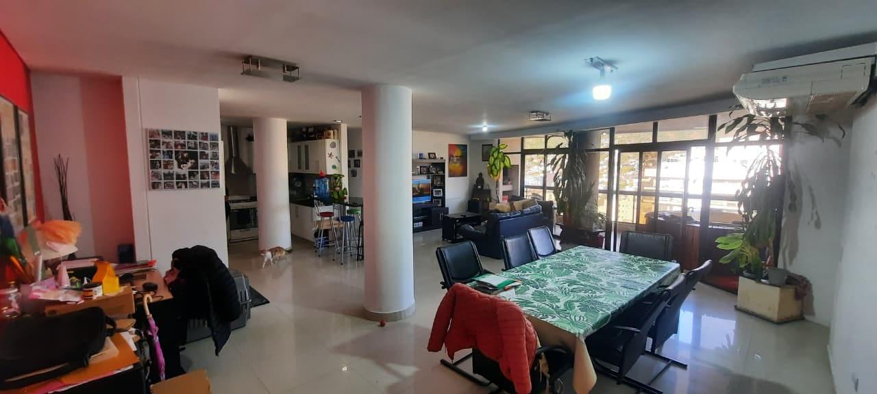 Foto de VENTA DEPARTAMENTO CENTRO CARLOS PAZ 3 DORMITORIOS 2 BAÑOS COCHERA PISO, imagen 2
