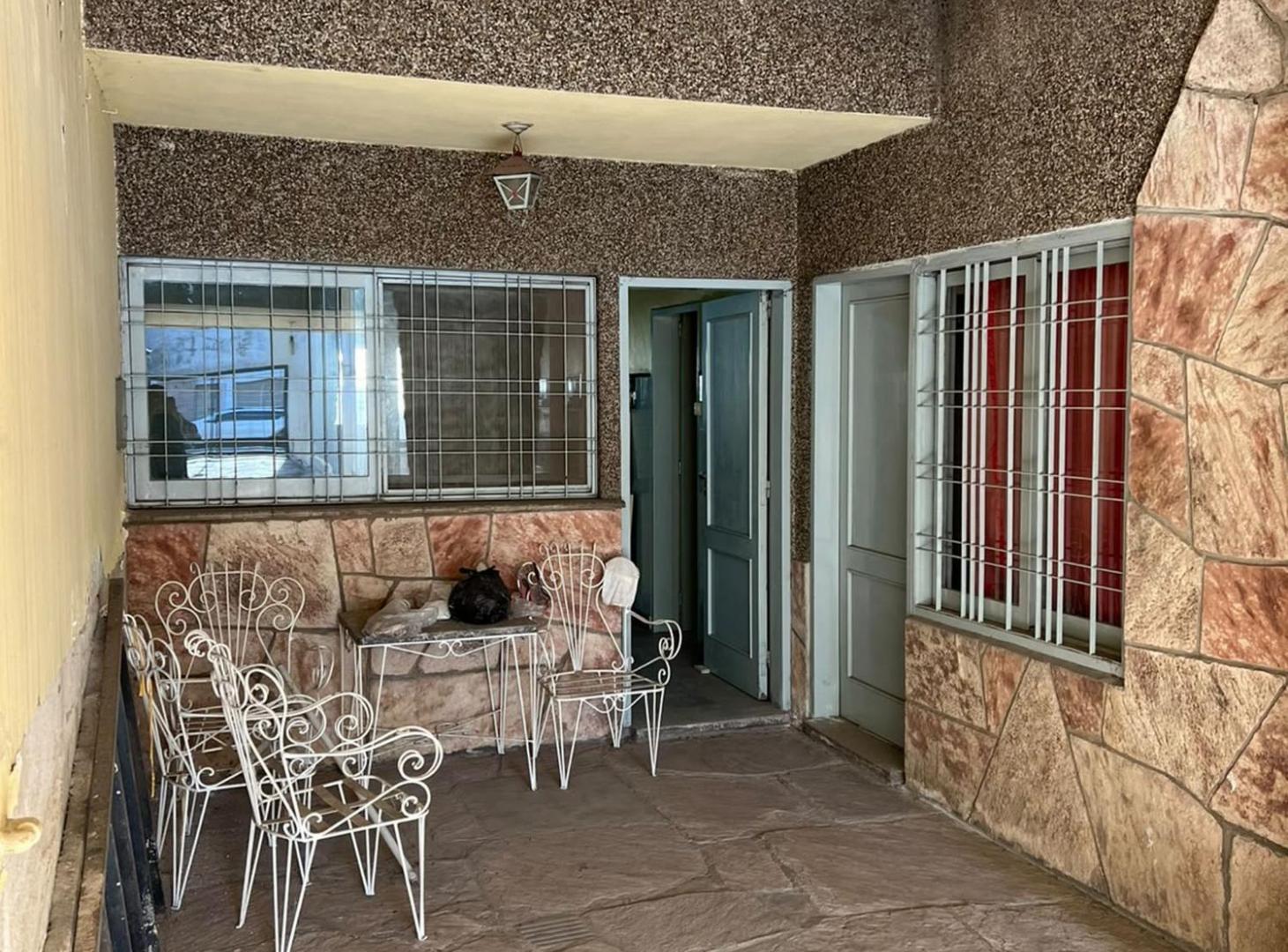 Foto de VENTA CASA 3 DORM CON PATIO B° GENERAL BUSTOS, imagen 1