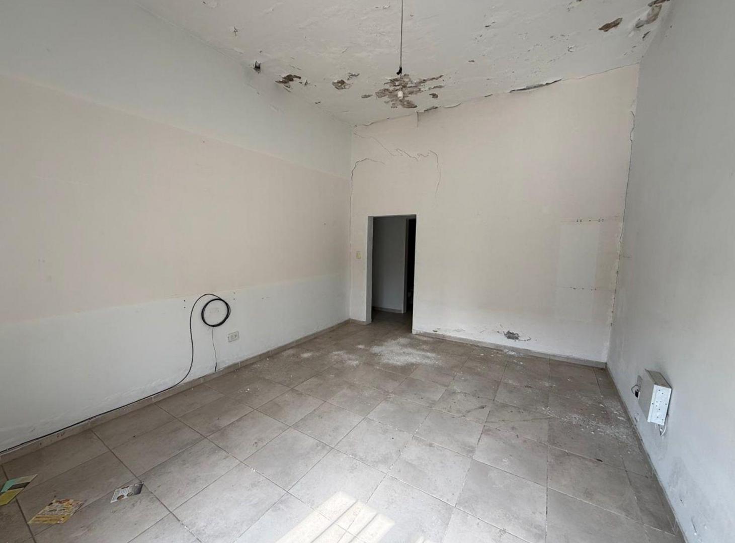 Foto de VENTA CASA A REPARAR EN BARRIO COLON, imagen 4