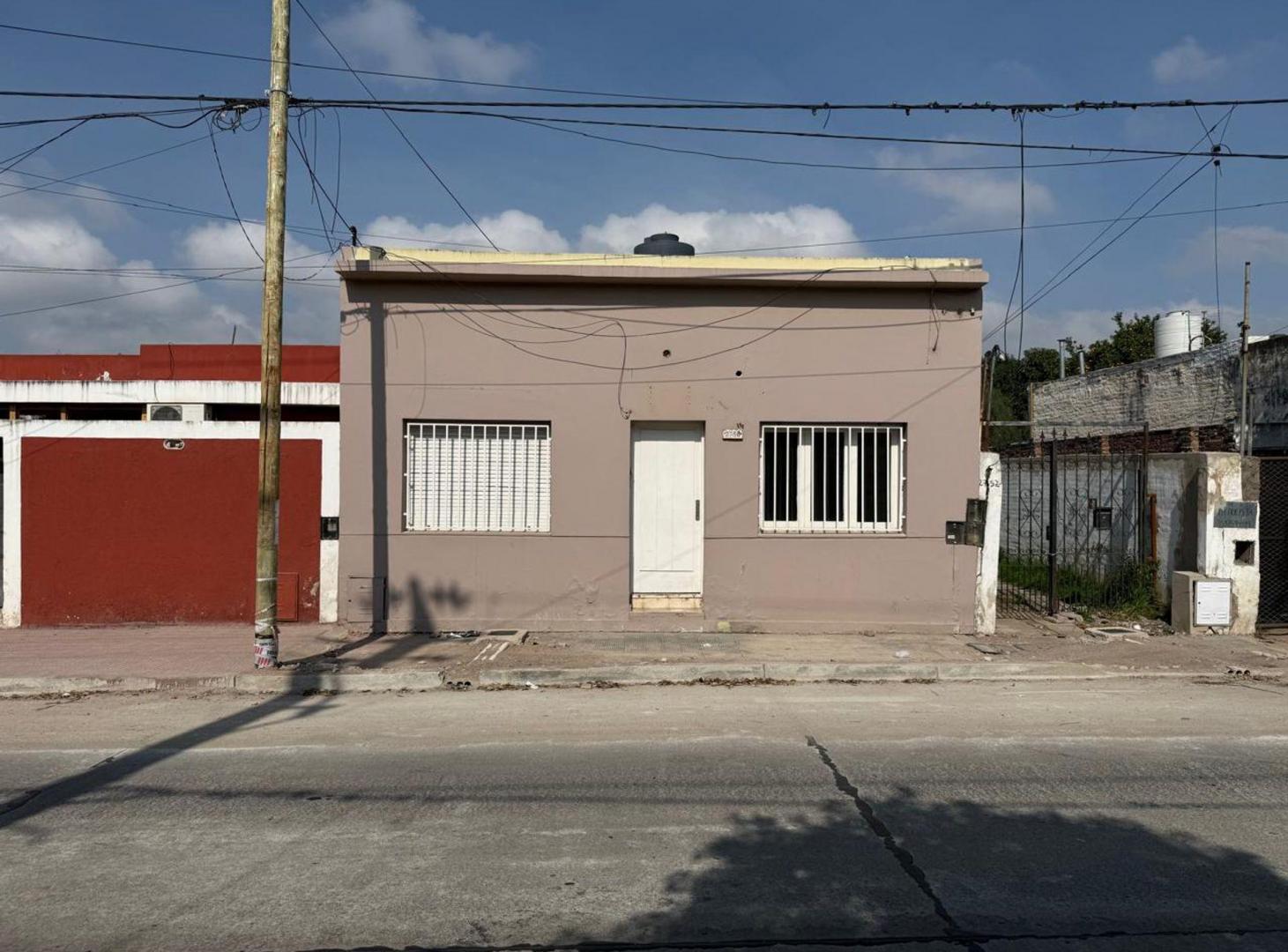 Foto de VENTA CASA A REPARAR EN BARRIO COLON, imagen 2