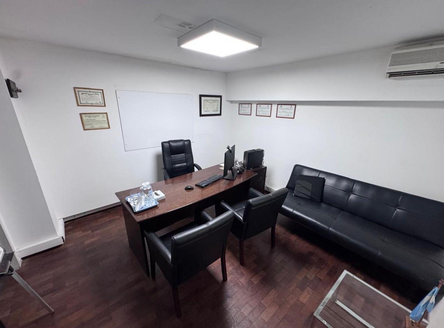 Foto de VENTA OFICINA PLENO CENTRO DE CORDOBA, imagen 3