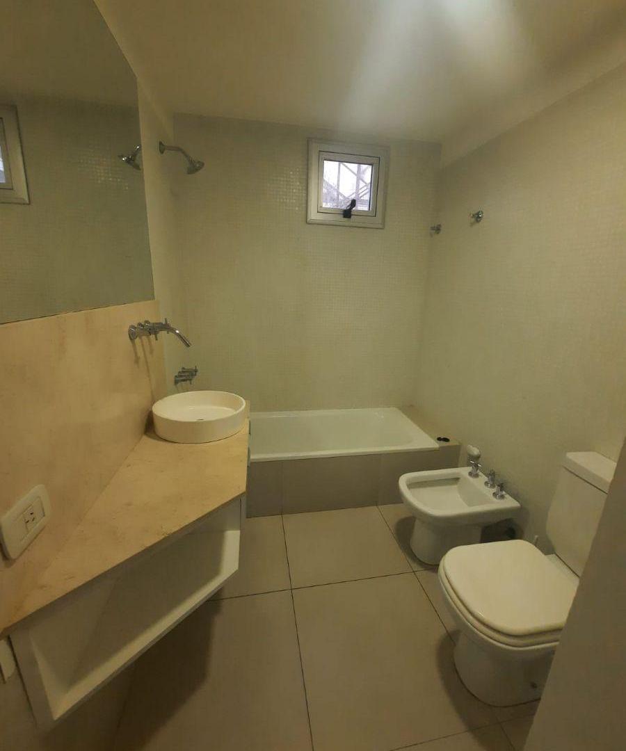 Foto de Monoambiente con balcón y amenities– Excelente estado – A metros de Av, imagen 3
