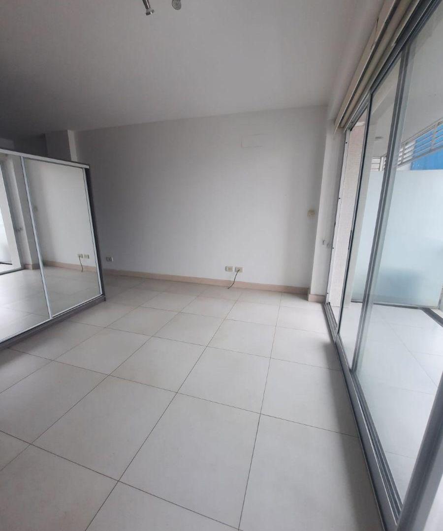 Foto de Monoambiente con balcón y amenities– Excelente estado – A metros de Av, imagen 3
