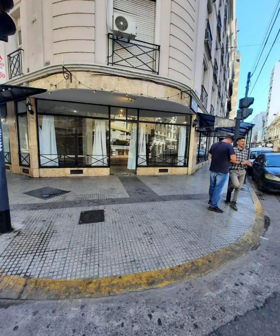 Local Comercial 120 m² en Esquina – Gran Visibilidad – Apto Gastronomía 4