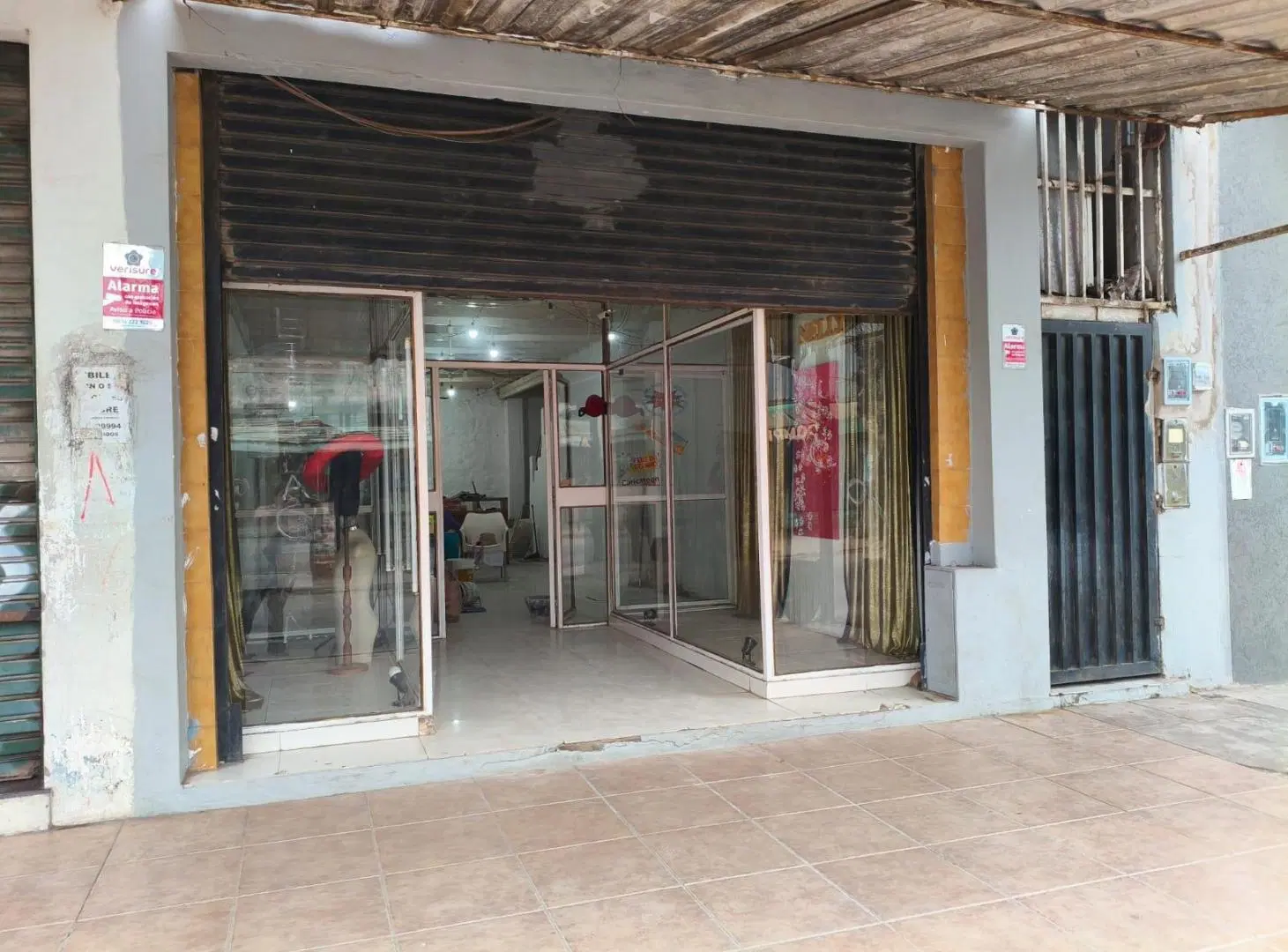 Local en Manuel Alberti 4