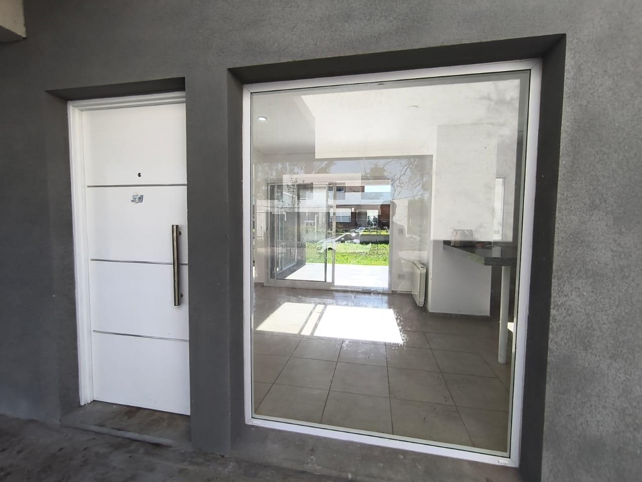 Foto de alquiler casa en barrio pilar del este, imagen 1