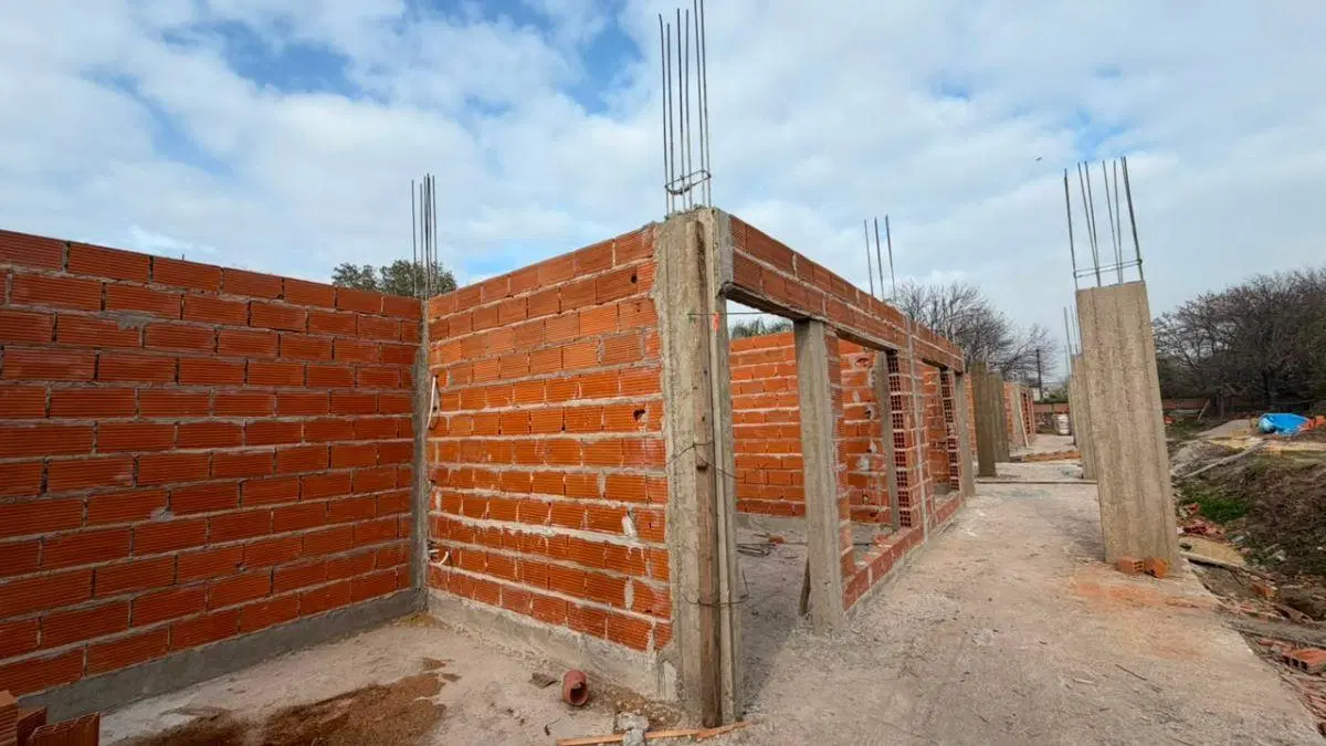 DÚPLEX EN VENTA 3 AMBIENTES, ITUZAINGÓ NORTE, BARRIO CERRADO CONVIVES, TOWNHOUSES, COCHERA PROPIA 3