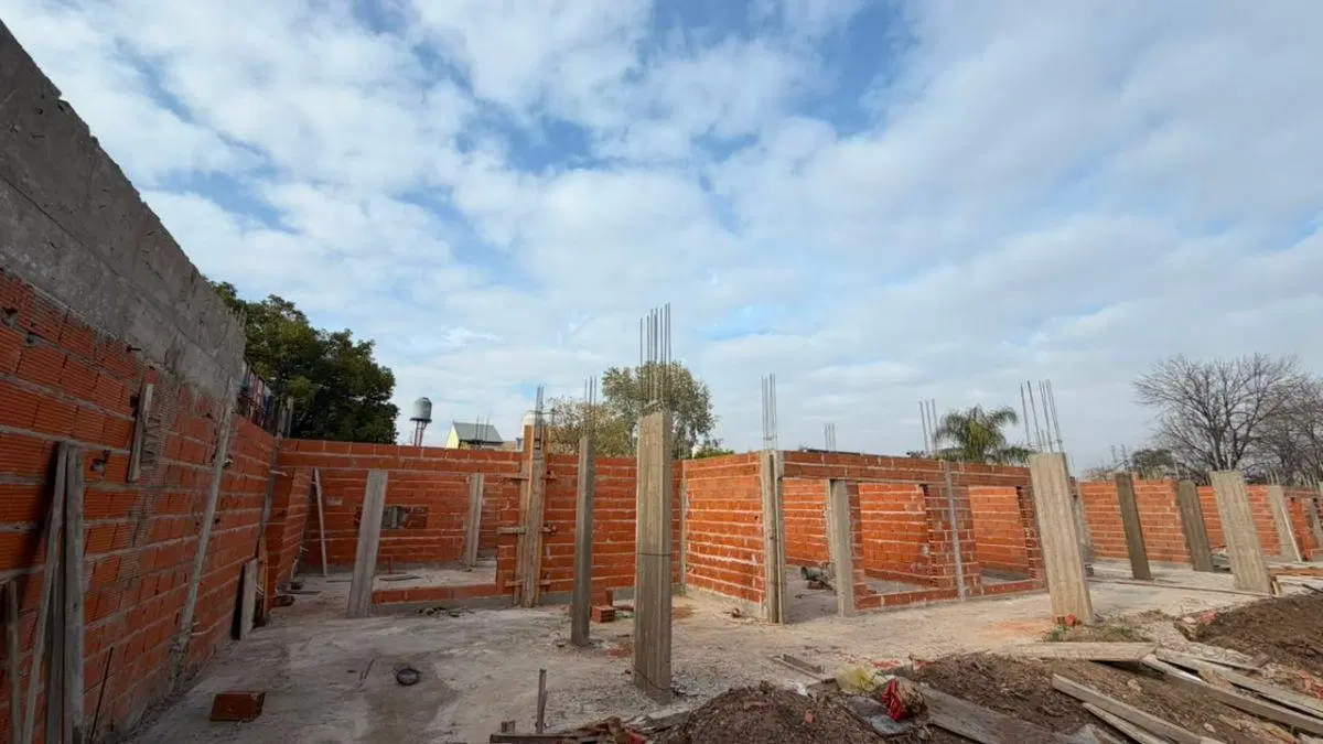 DÚPLEX EN VENTA 3 AMBIENTES, ITUZAINGÓ NORTE, BARRIO CERRADO CONVIVES, TOWNHOUSES, COCHERA PROPIA 2