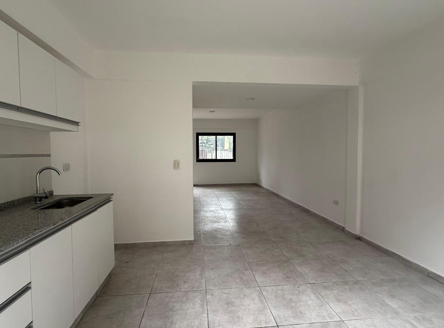 Foto de CASA DÚPLEX EN VENTA 3 AMBIENTES EN VILLA TESEI, APTO CRÉDITO, imagen 1