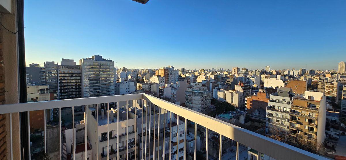 Foto de Semipiso muy luminoso con 4 dormitorios en venta en Flores, imagen 1