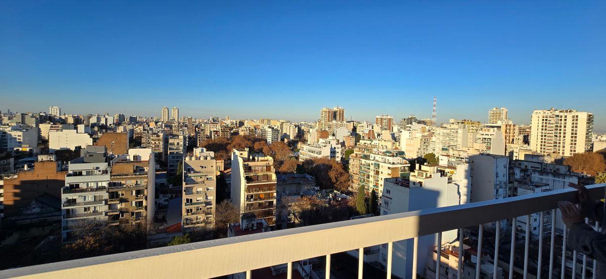 Foto de Semipiso muy luminoso con 4 dormitorios en venta en Flores, imagen 2