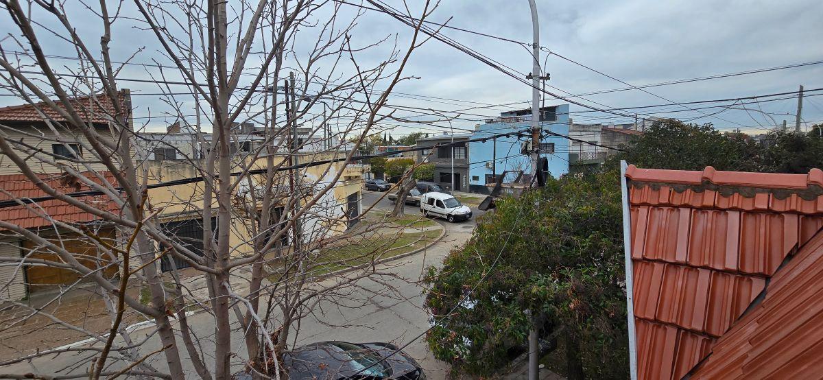 Foto de PH 3 AMBIENTES EN VENTA EN LANUS, imagen 2