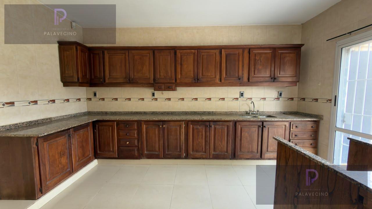 Foto de Casa en Venta Los Polvorines 5 Ambientes con Pileta, imagen 2