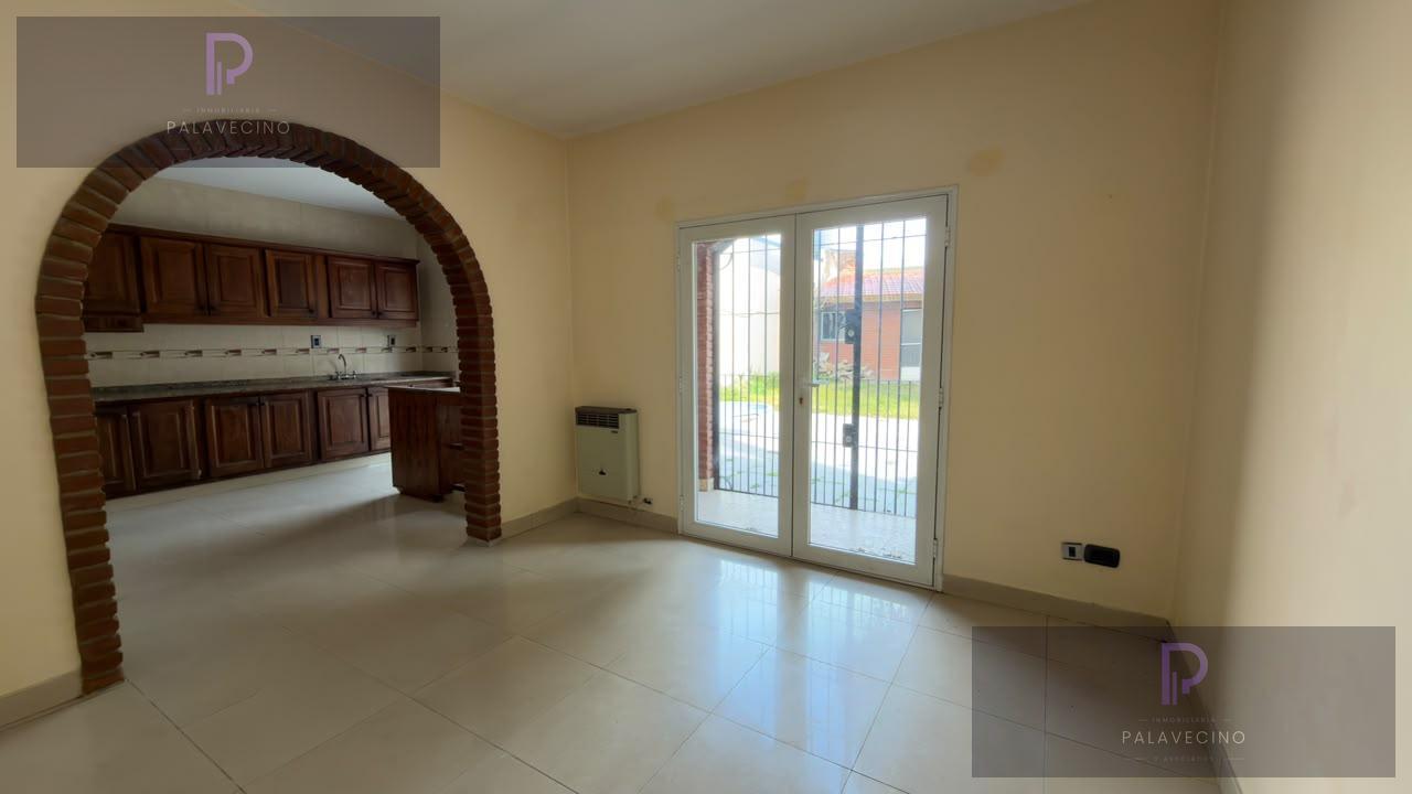 Foto de Casa en Venta Los Polvorines 5 Ambientes con Pileta, imagen 3