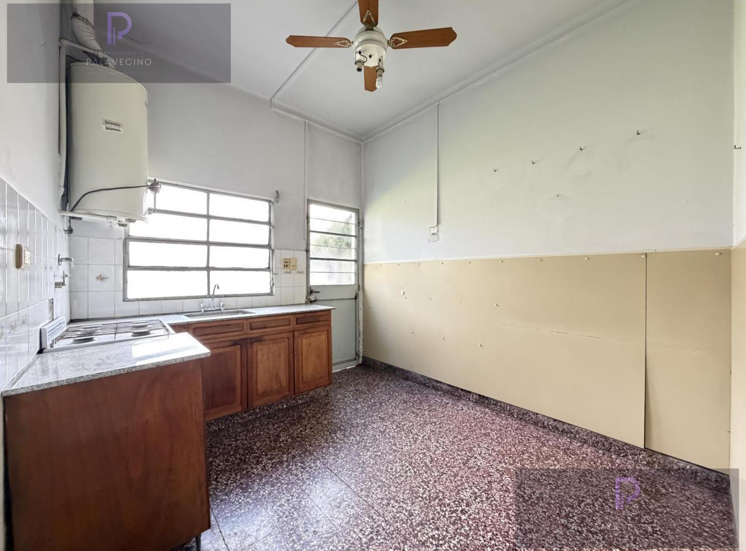 Foto de VENTA CASA 3 AMB, LOTE 375 M2, CON GALPON 100 M2 - ITUZAINGO, imagen 4