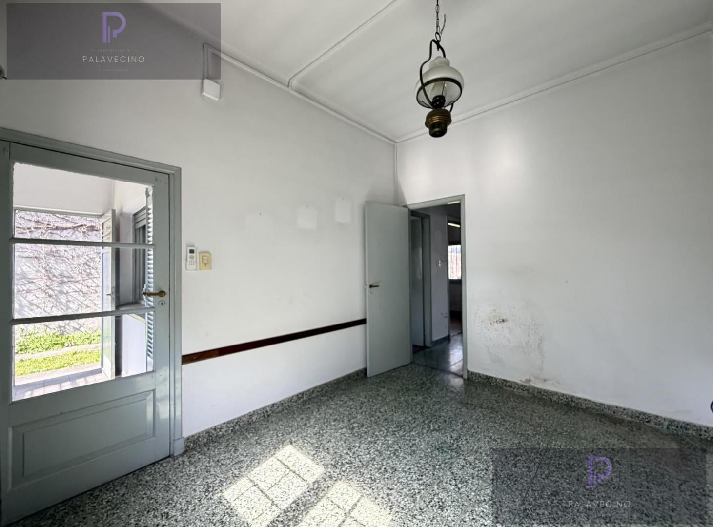 Foto de VENTA CASA 3 AMB, LOTE 375 M2, CON GALPON 100 M2 - ITUZAINGO, imagen 2