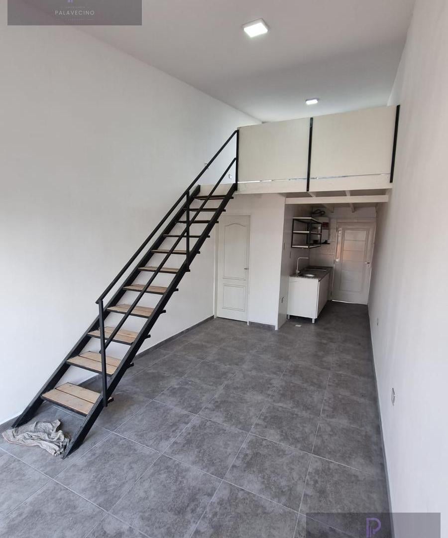 Foto de Venta departamento con entrepiso y balcon, imagen 2