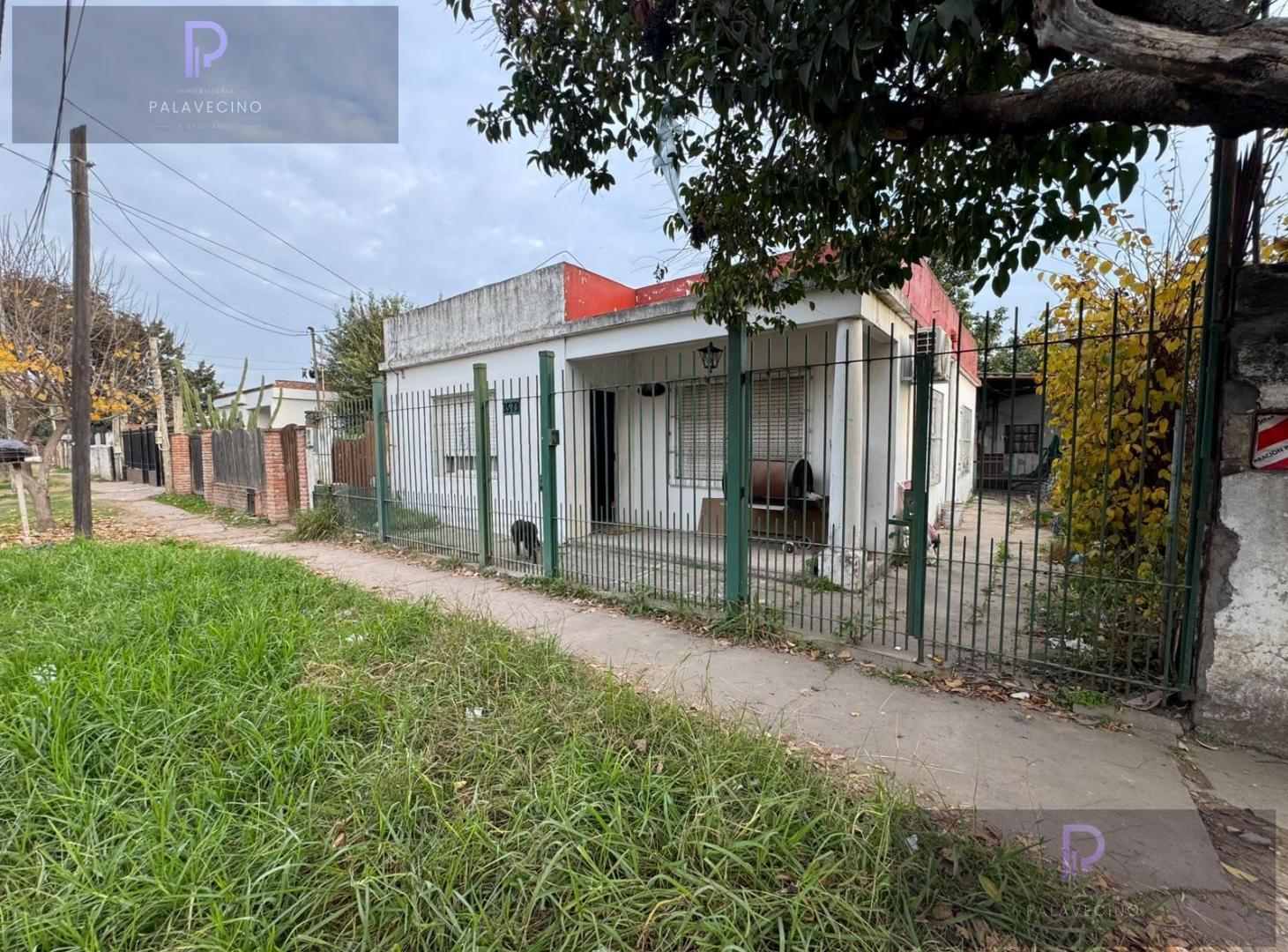 Foto de CASA 3 AMB. A REFACCIONAR (Techo de losa) - José C. Paz, imagen 1