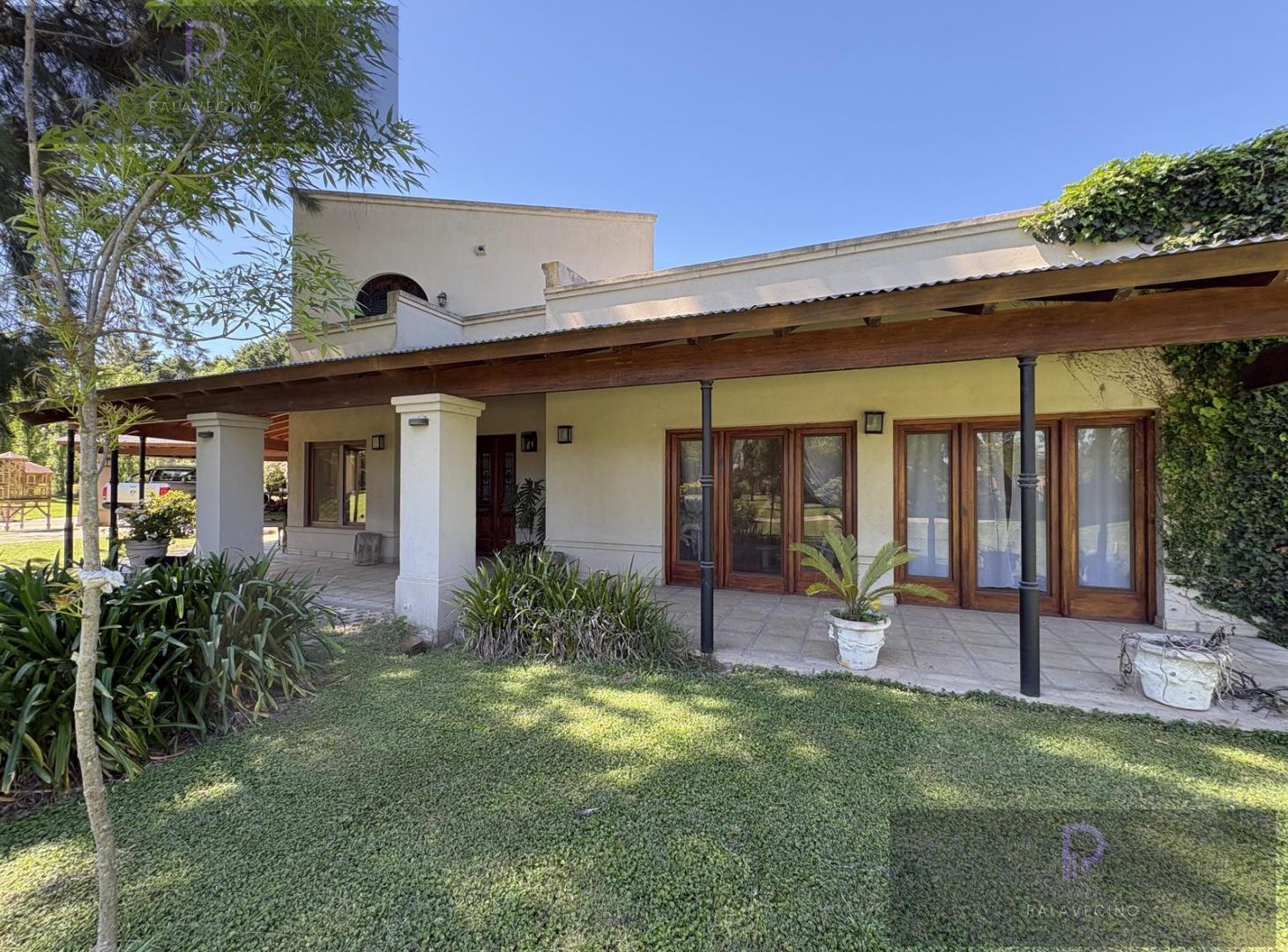 Foto de VENTA CASA 4 AMB CHACRAS DE OPEN DOOR - LUJAN, imagen 2