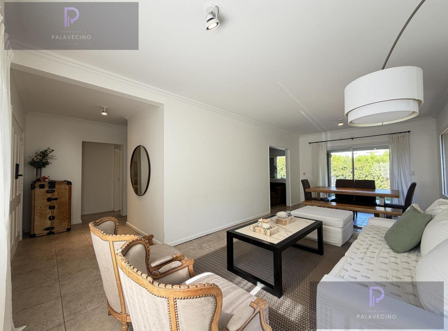 Foto de VENTA CASA 5 AMBIENTES CON JARDIN Y PILETA Bº LA DELFINA, PILAR, imagen 2
