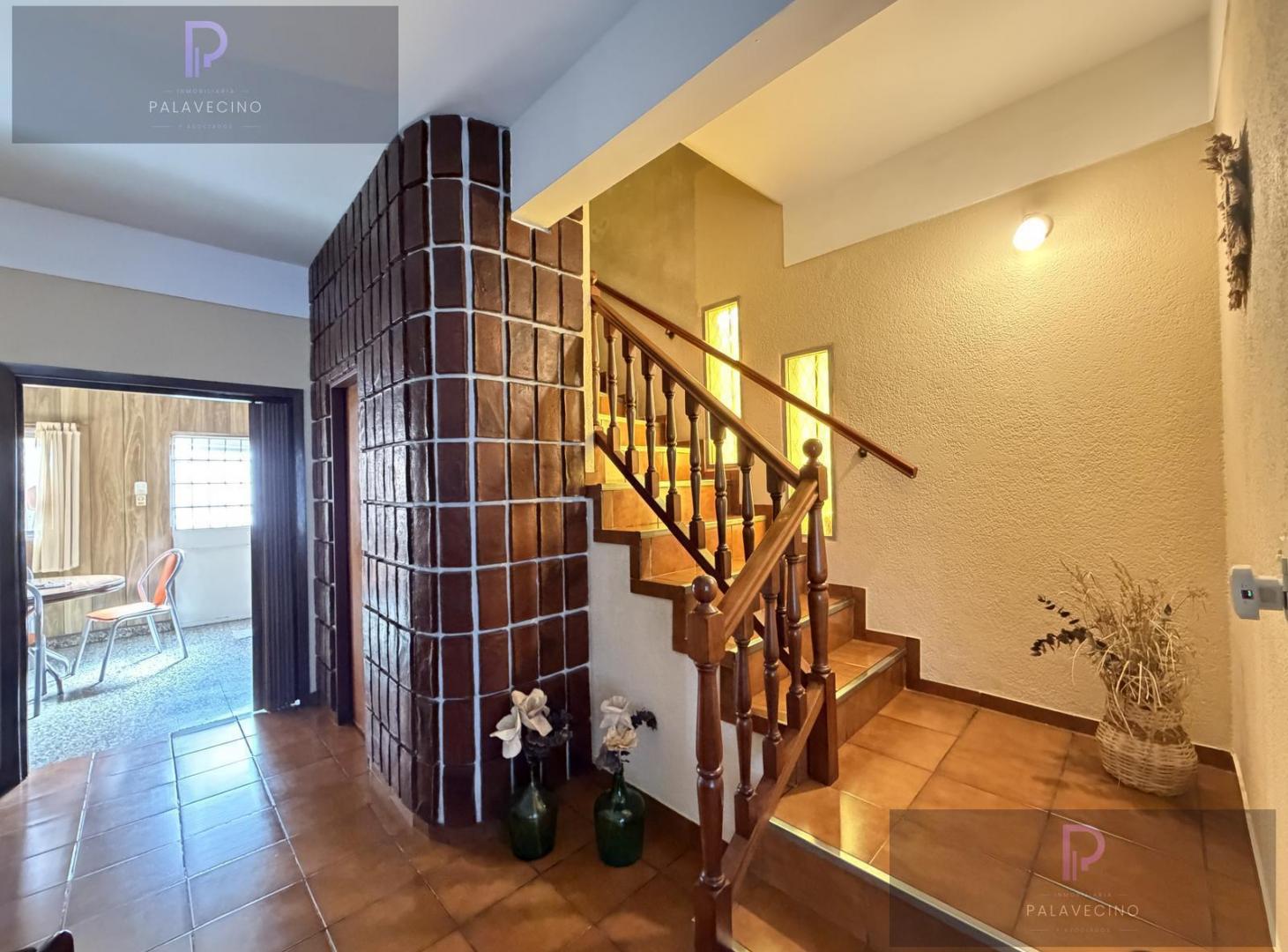 Foto de VENTA CASA 4 AMBIENTES, PATIO, GARAGE Y GALPÓN - BERNAL, imagen 2