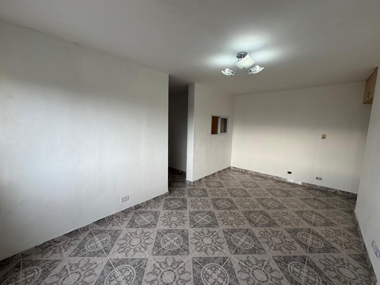 Foto de Alquiler 4 Ambientes Piso Alto en Martin Guerrico 5400, imagen 4