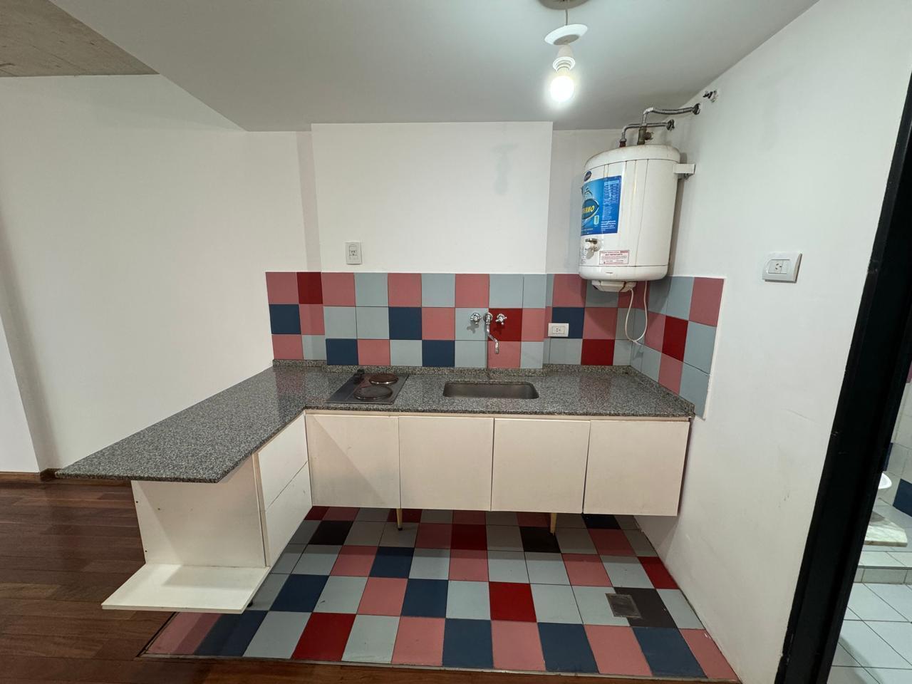 Foto de En Venta Monoambiente Moderno con Balcón al Frente en Brasil 1500, imagen 4