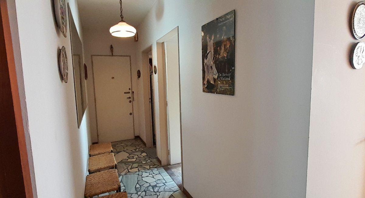 Foto de Departamento 2 ambientes con cochera, dependencia, lavadero y vista al, imagen 3