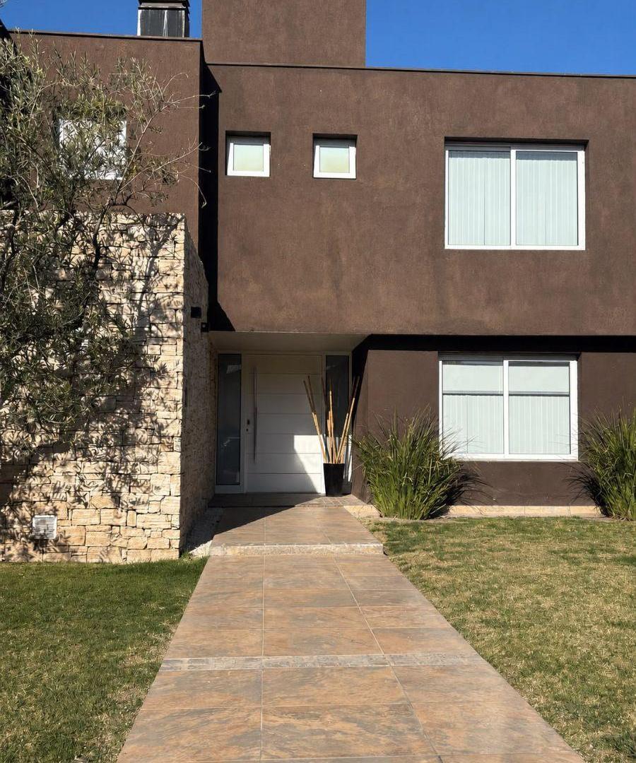 Foto de Venta de Casa. Barrio Privado Villa Atilia. Maipú. Mendoza, imagen 1
