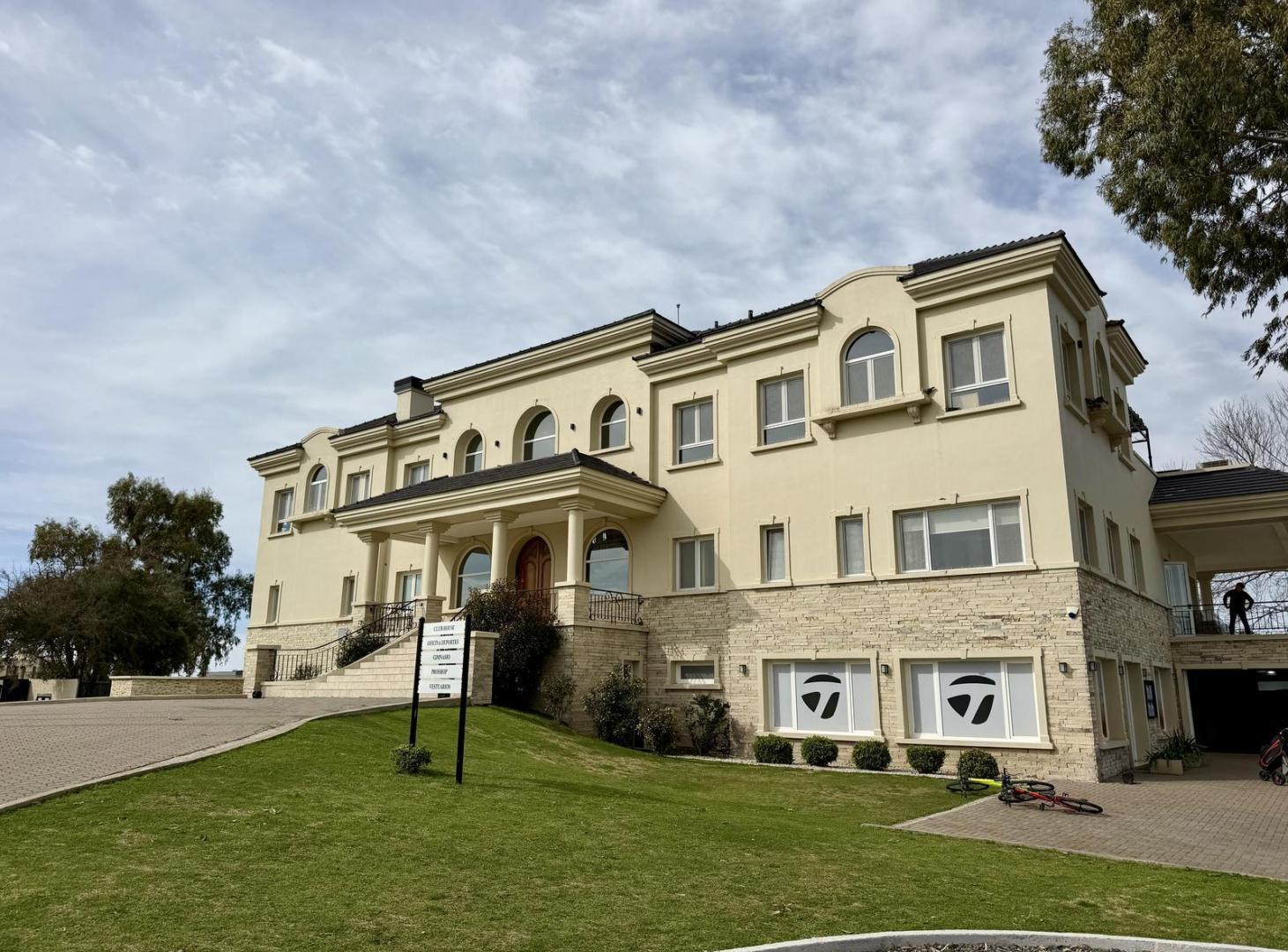 Foto de LOTE EN VENTA 960 m² | La Providencia | Fondo a cancha de polo, imagen 1