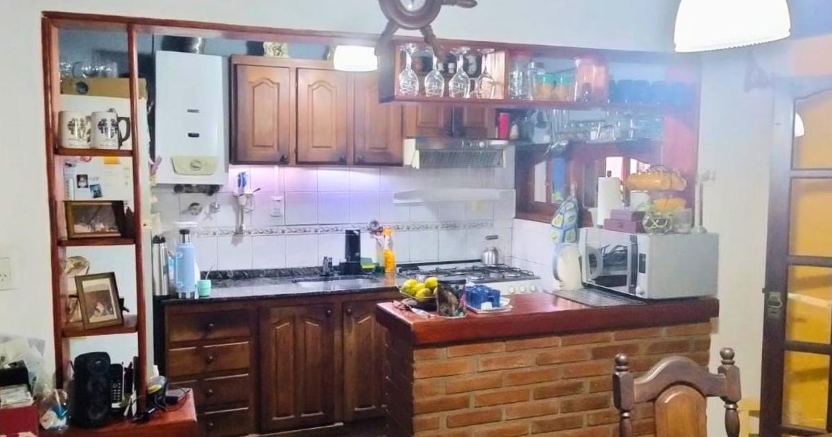 Foto de VENTA CASA 3 DORMITORIOS COCHERA PATIO ZONA OESTE, imagen 5