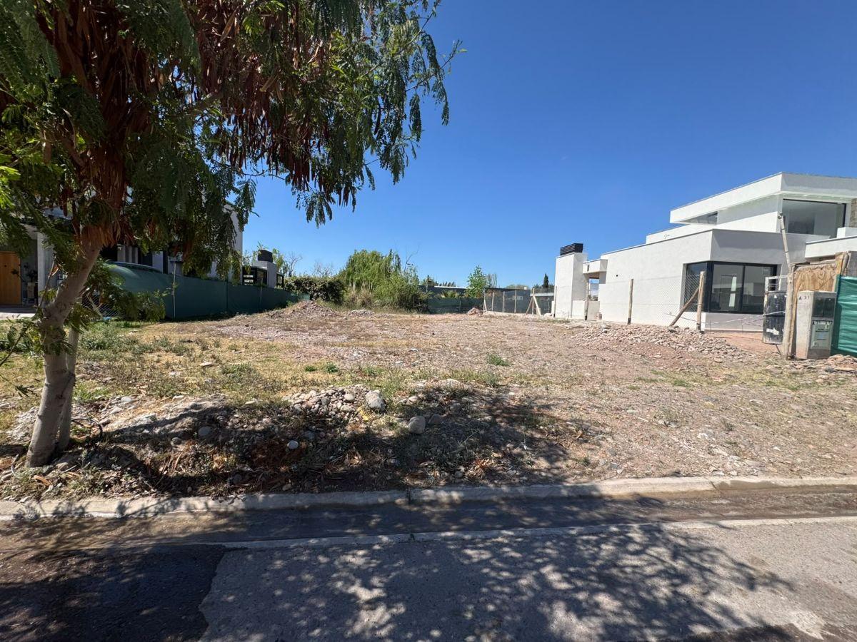 Foto de Venta lote de 500m2 en Barrio Gran Boedo Maipu, imagen 2