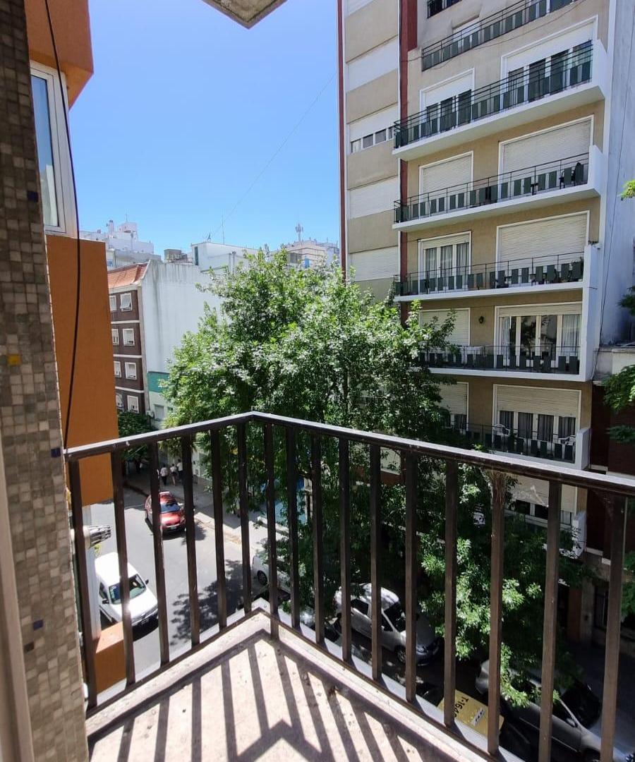 Foto de ¡OPORTUNIDAD EN PLAZA MITRE! Departamento de 1 Ambiente Impecable, imagen 1