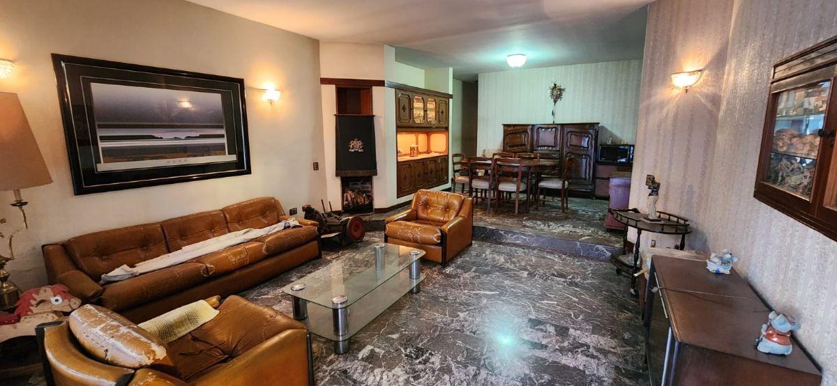 Foto de Imperdible casa de estilo a la venta en Nueva Pompeya - 4 Ambientes con terrazas, patio y cochera, imagen 1