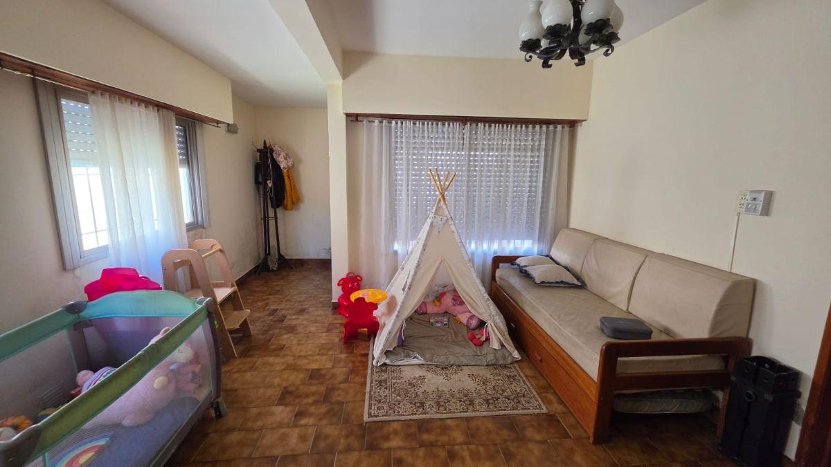 Foto de Venta Casa 4 Amb. c/ Garage Doble y Galería – en calle 25 e/ 14 y 15, imagen 3