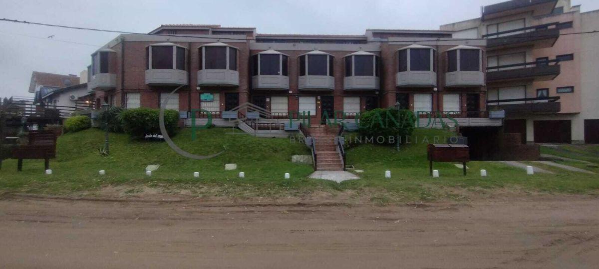 Oportunidad! Dúplex a 50 mts del mar de 4 ambientes, 3 dormitorios, 2 baños, parque, garaje.