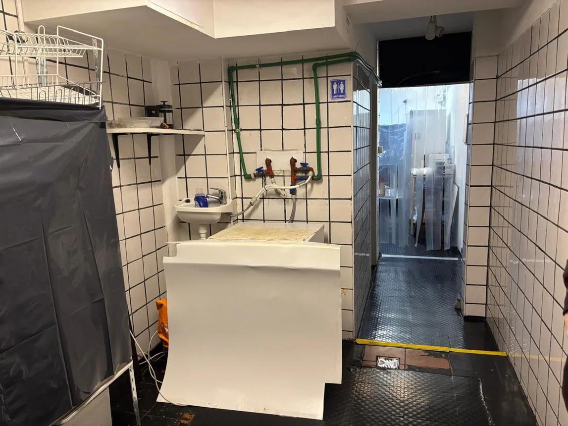 Foto de Local de 320 m² con 8 cocheras en alquiler en Palermo Nuevo, imagen 4