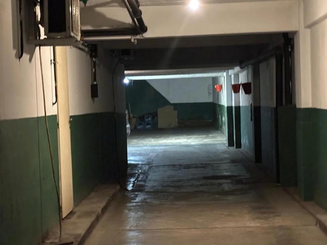 Foto de Oficina comercial de 320 m² con 8 cocheras cubiertas en alquiler en, imagen 2