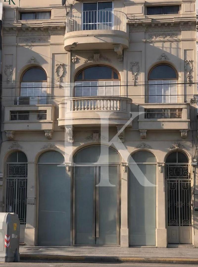 Foto de Local / Oficina / Depósito 350 m² sobre Av. Córdoba – 3 Plantas, imagen 2