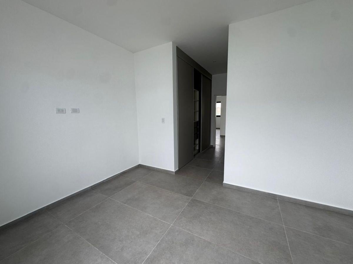 Foto de CASA EN UNA PLANTA - 3 DORMITORIOS - RINCONES DE MANANTIALES, imagen 4