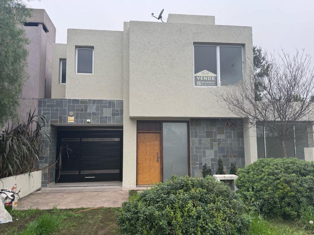 Foto de VENTA CASA CAMPO DE VUELO 3 - 3 DORMITORIOS + CUARTO DE SERVICIO, imagen 1