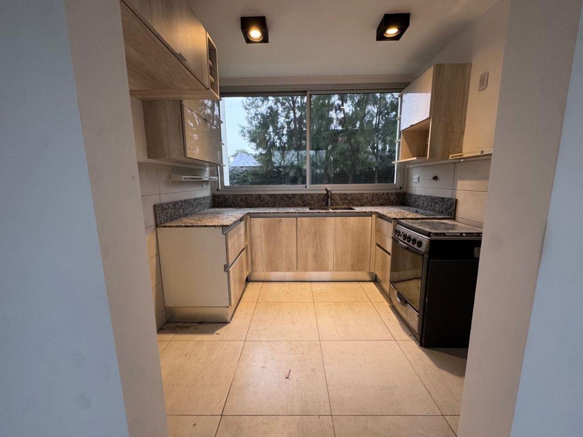 Foto de VENTA CASA CAMPO DE VUELO 3 - 3 DORMITORIOS + CUARTO DE SERVICIO, imagen 4
