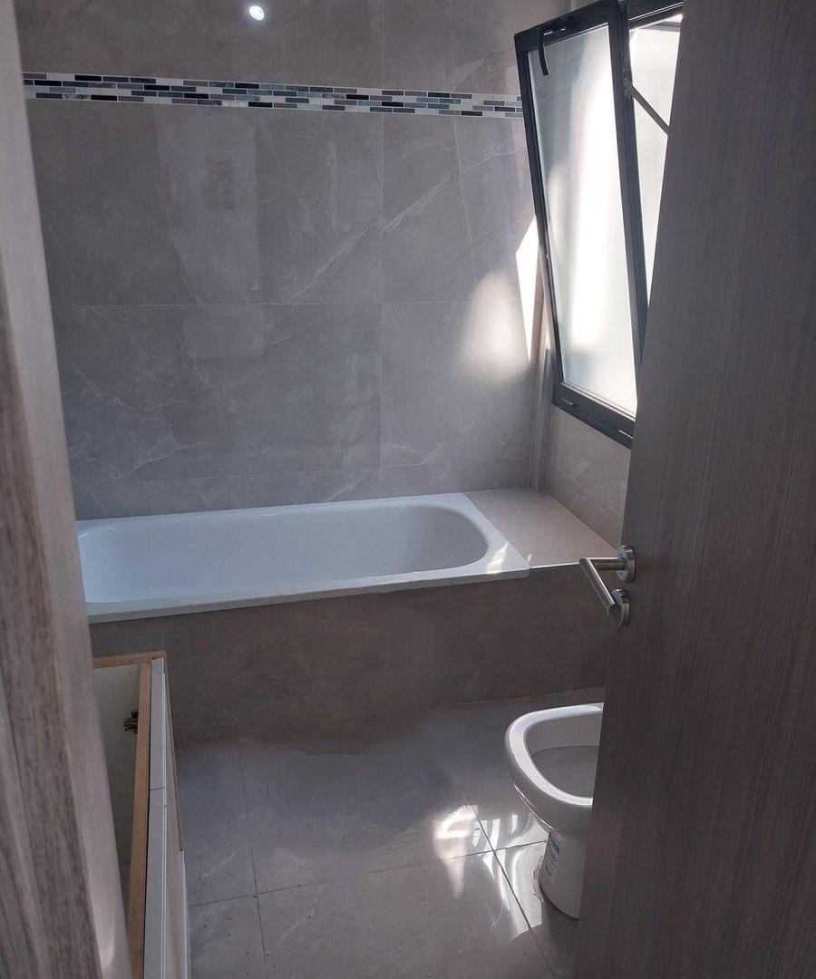 Foto de VENTA DE ESPECTACULAR DUPLEX-POR SUS DIMENSIONES- 5 AMBIENTES., imagen 5